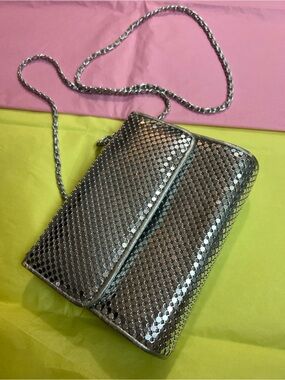 Metallic Silver Chain Crossbody Bag